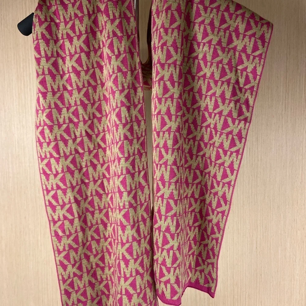 Michael Kors MK Logo Monogram Scarf Pink Tan Knit Designer Wrap